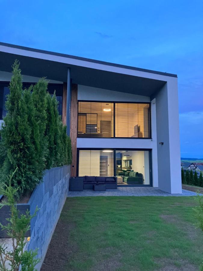 Luxury Apartments Maly Slavkov Dış mekan fotoğraf