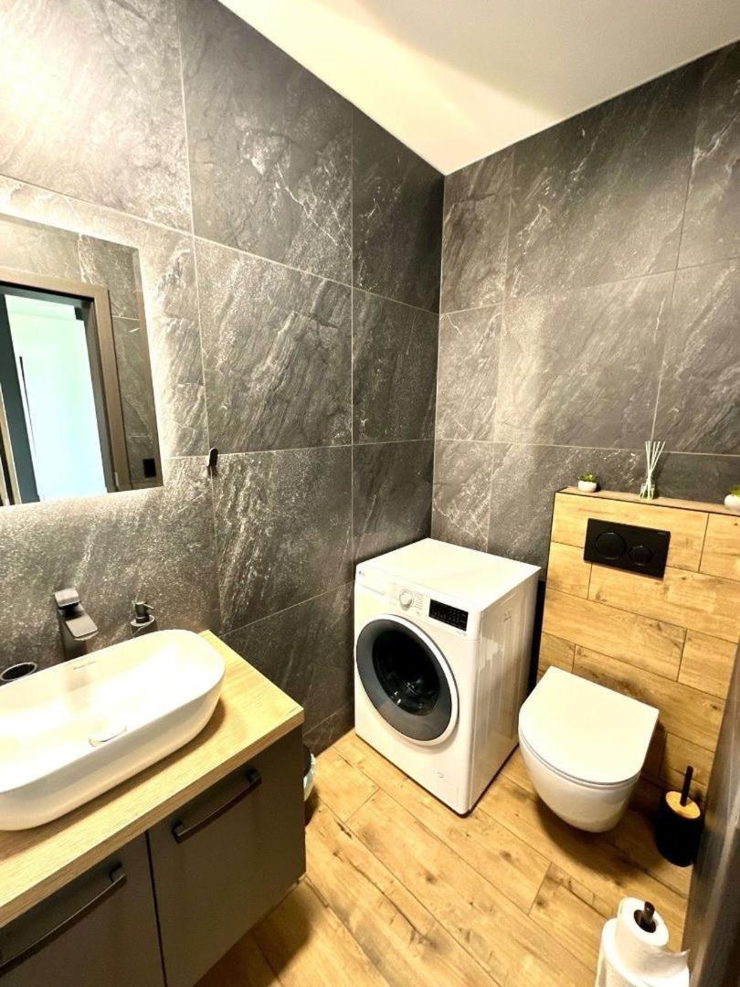 Luxury Apartments Maly Slavkov Dış mekan fotoğraf