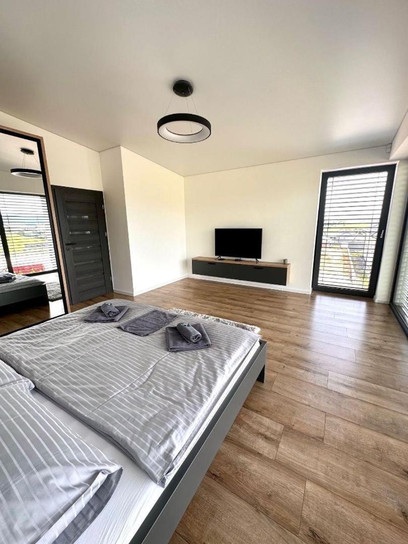 Luxury Apartments Maly Slavkov Dış mekan fotoğraf