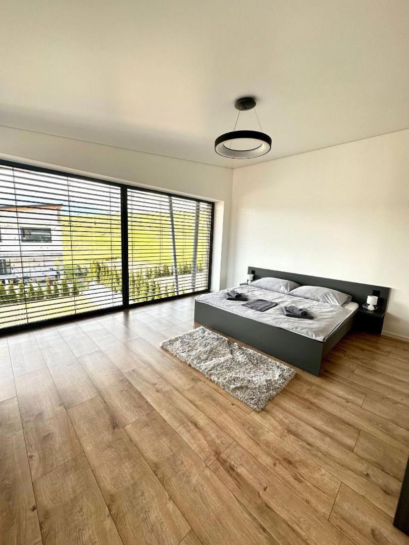 Luxury Apartments Maly Slavkov Dış mekan fotoğraf